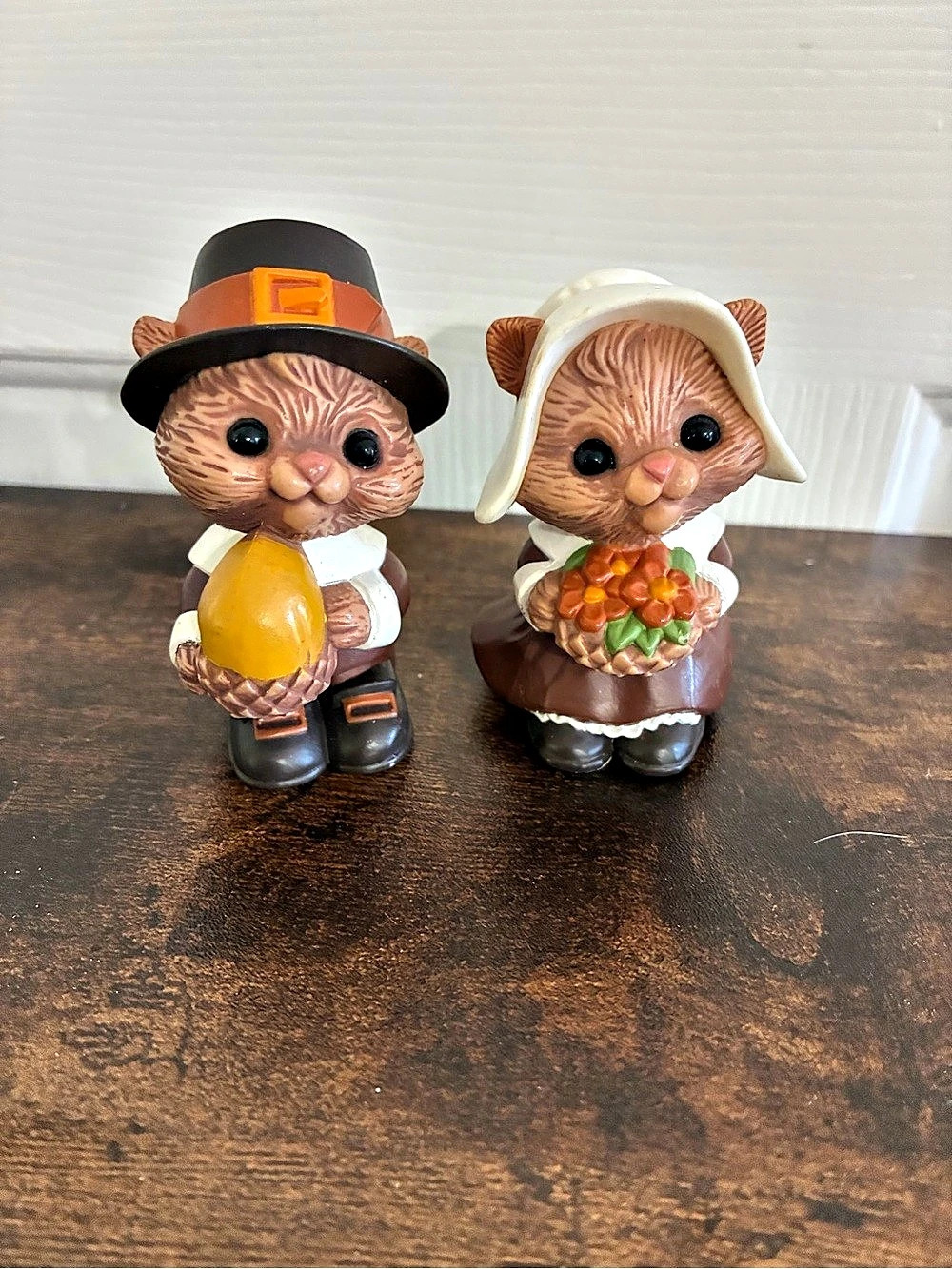 Vintage Hallmark Pilgrim Squirrel Salt and Pepper Shakers Brown & White